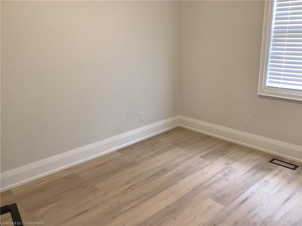 229 West 18th Street Property Photo 9