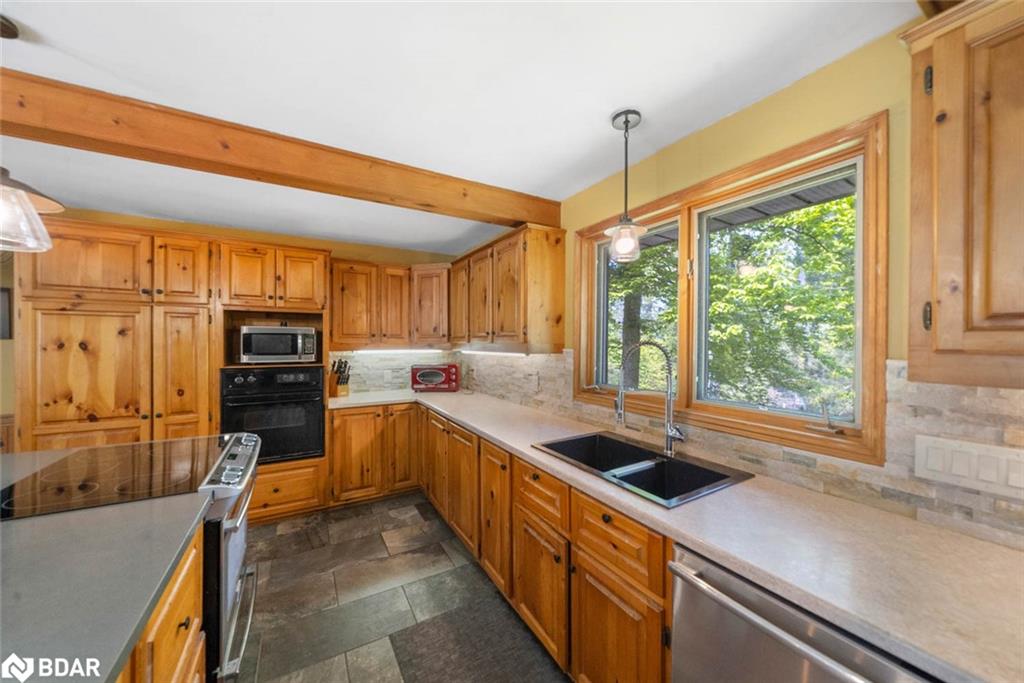 3923 Guest Road Property Photo 5