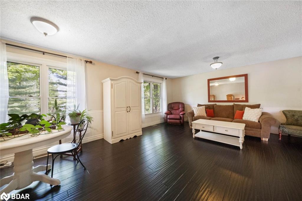 3923 Guest Road Property Photo 14