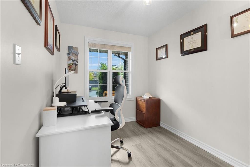 11 Thames Way Property Photo 4