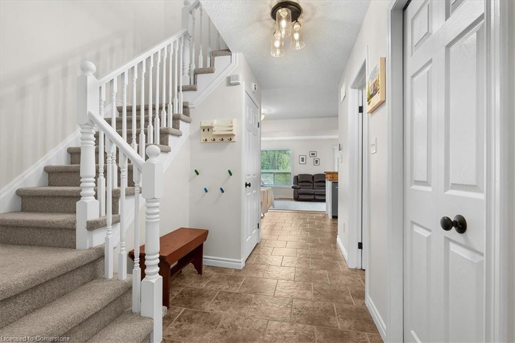 11 Thames Way Property Photo 5