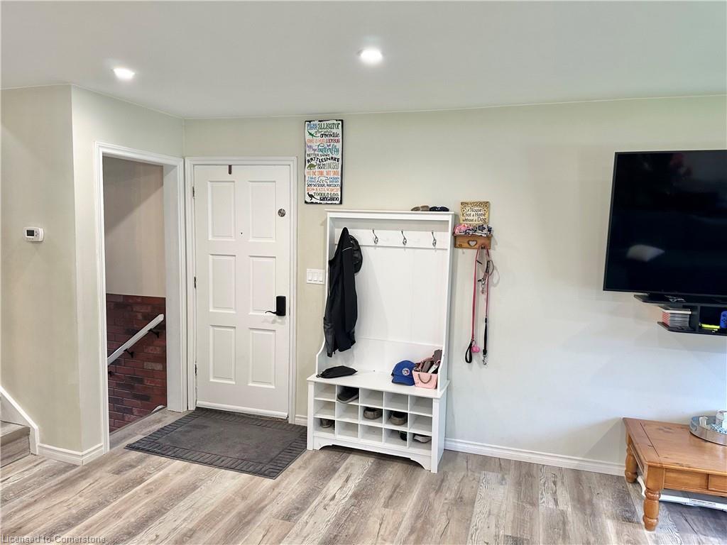 124 Oak Street Property Photo 5