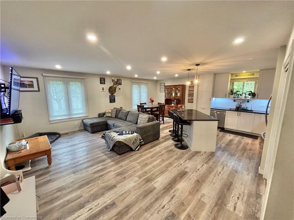 124 Oak Street Property Photo 6