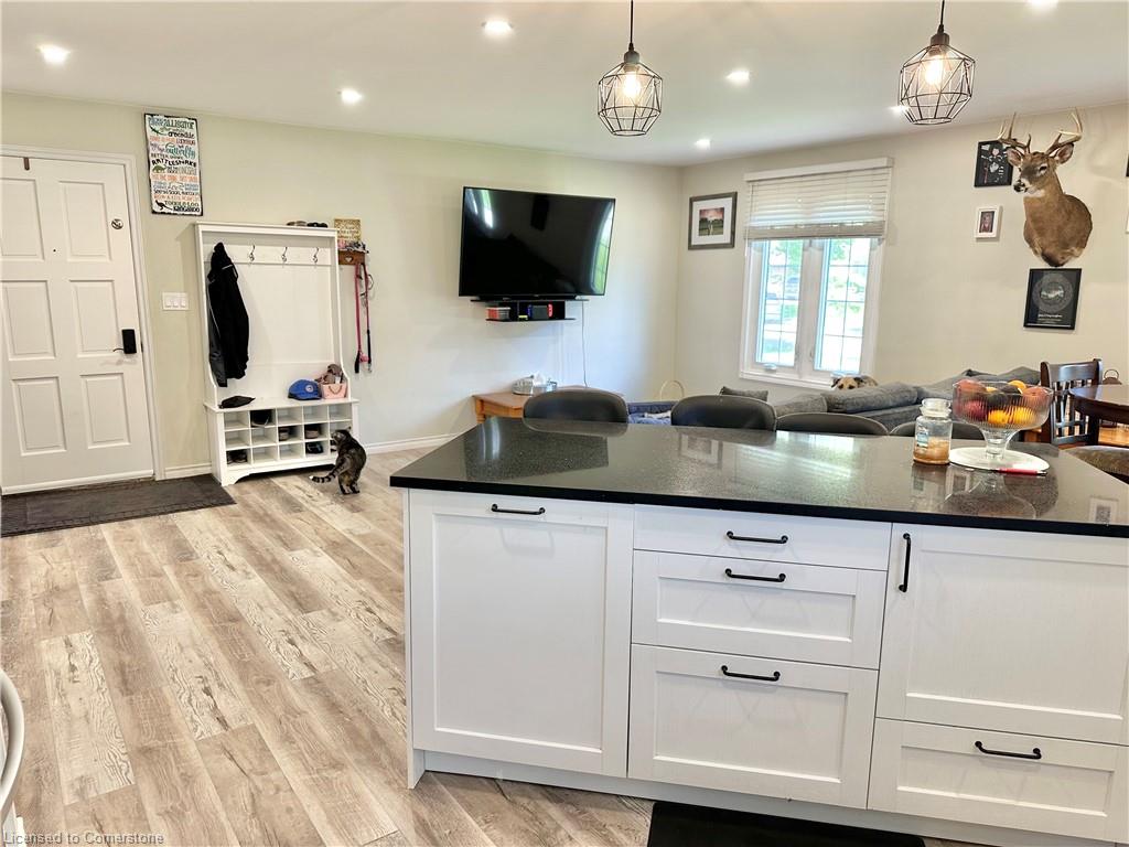 124 Oak Street Property Photo 8