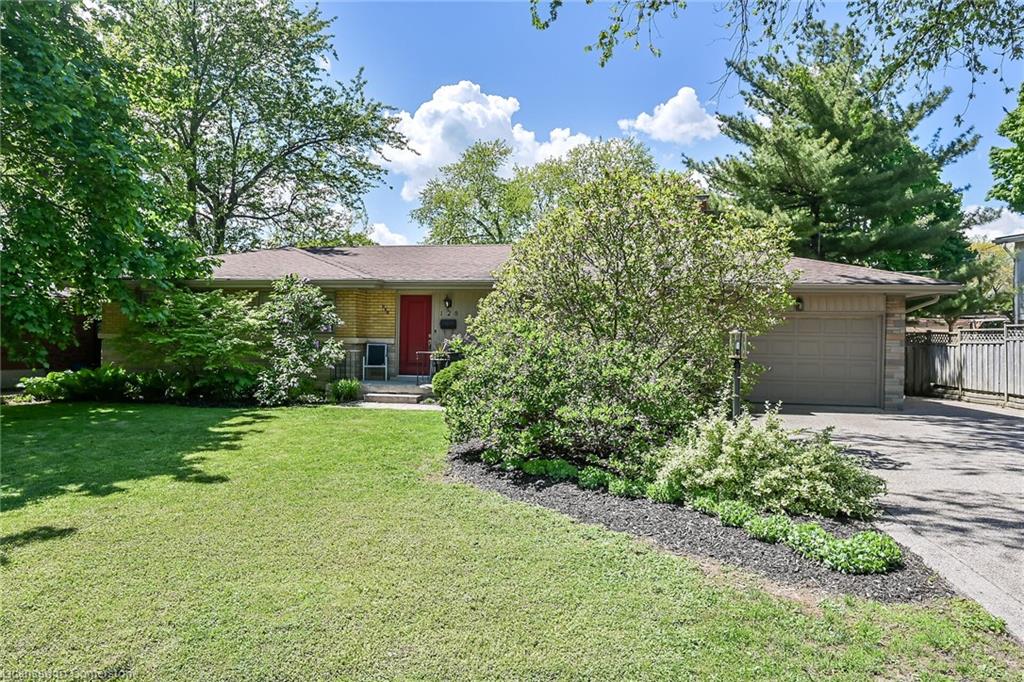 128 Oneida Boulevard Property Photo 1