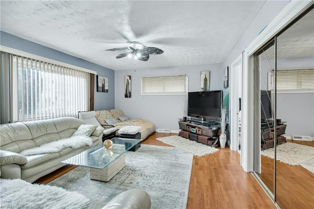 271 Margaret Avenue Property Photo 6