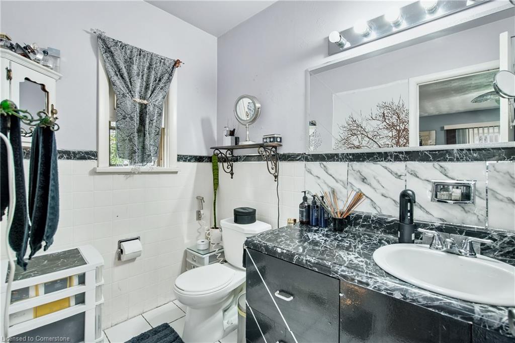 271 Margaret Avenue Property Photo 8
