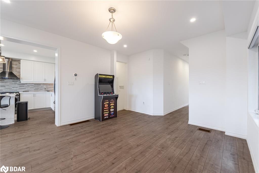 307 Ridley Crescent Property Photo 6