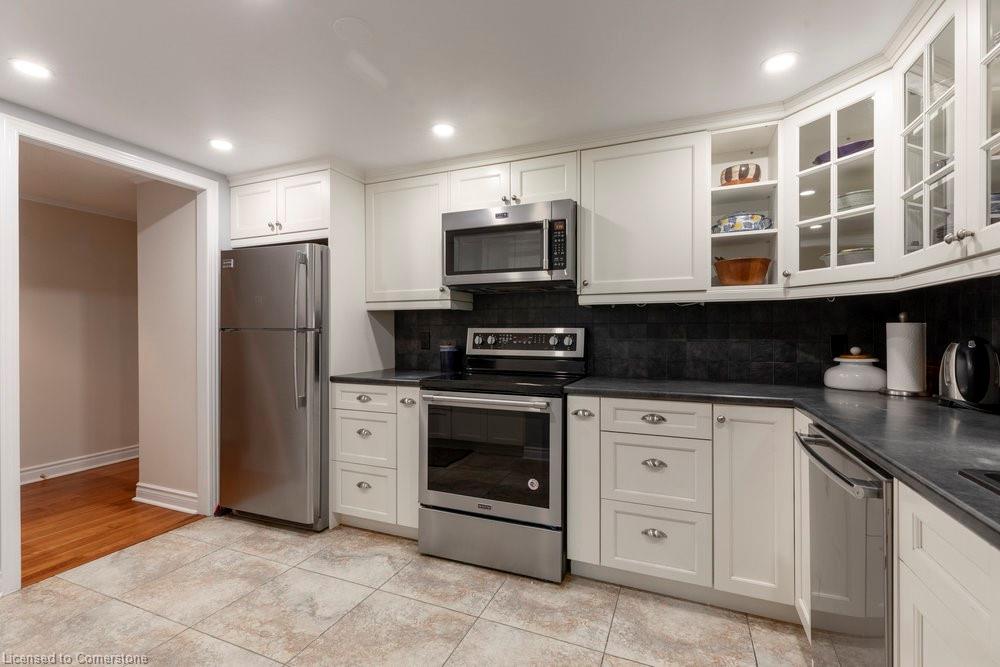 220-150 Wilson Street W Property Photo 12