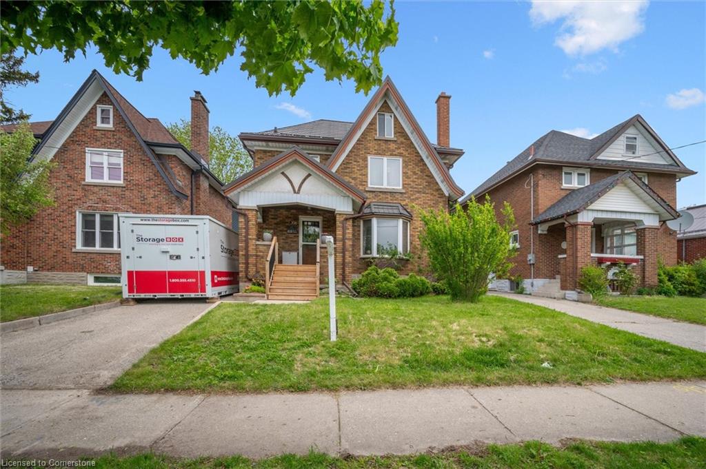 208 Stirling Avenue S Property Photo