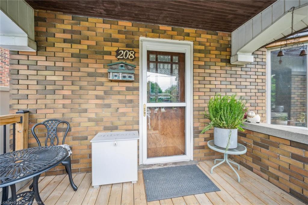 208 Stirling Avenue S Property Photo 2