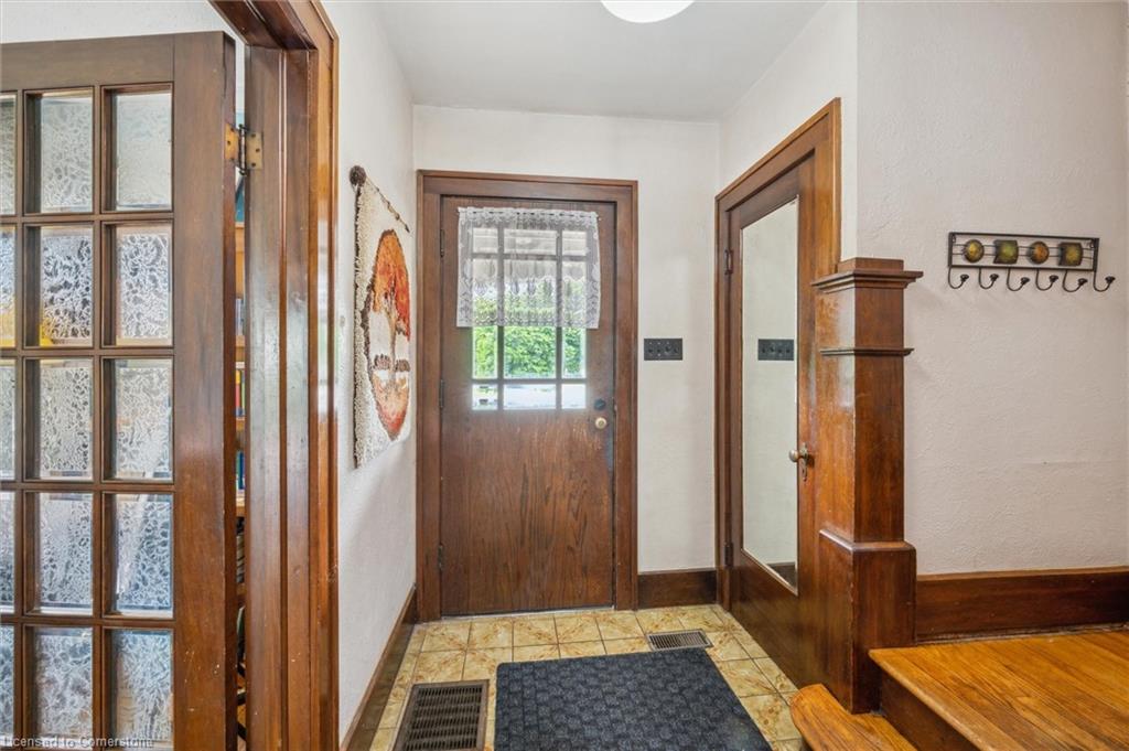 208 Stirling Avenue S Property Photo 3