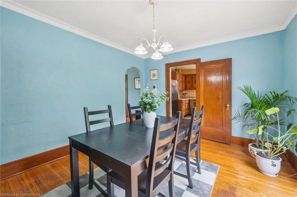 208 Stirling Avenue S Property Photo 8