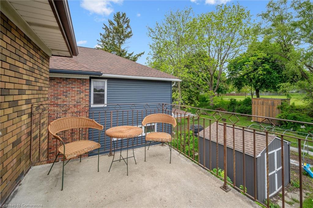 208 Stirling Avenue S Property Photo 21