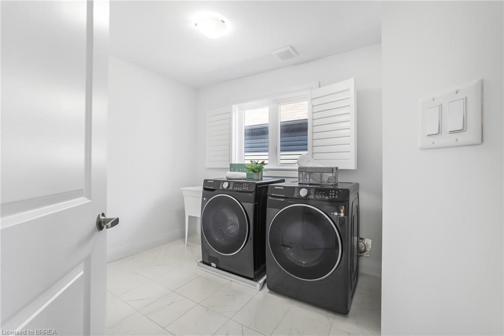 178 Longboat Run W Property Photo 18