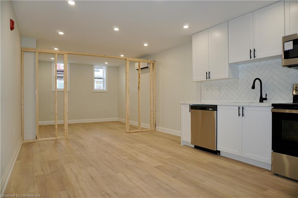 11-588 Barton Street E Property Photo 1