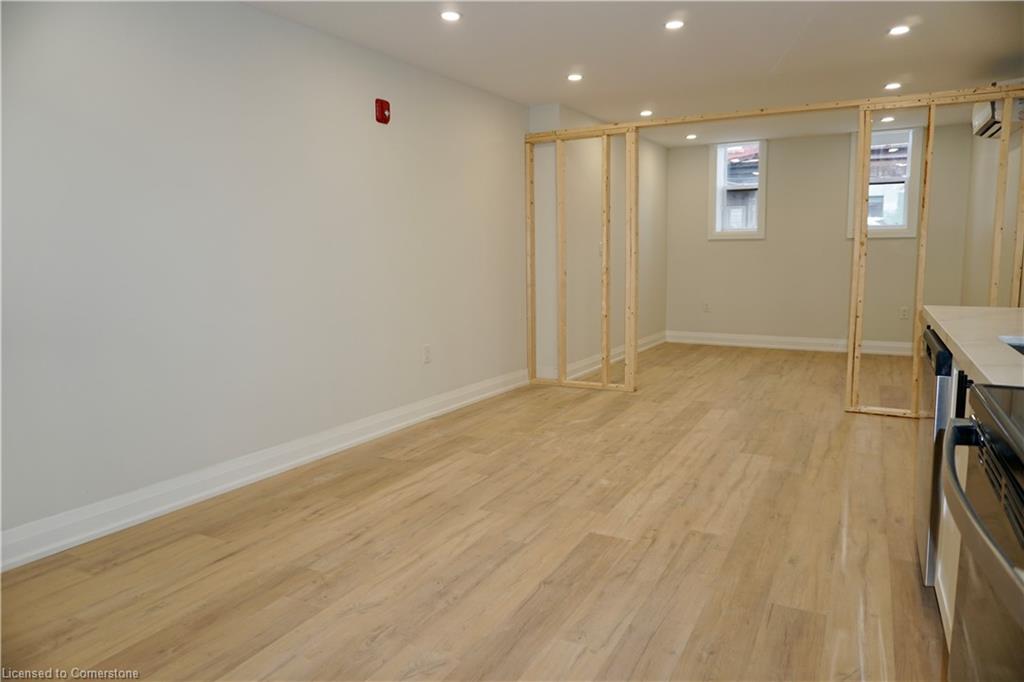 11-588 Barton Street E Property Photo 2