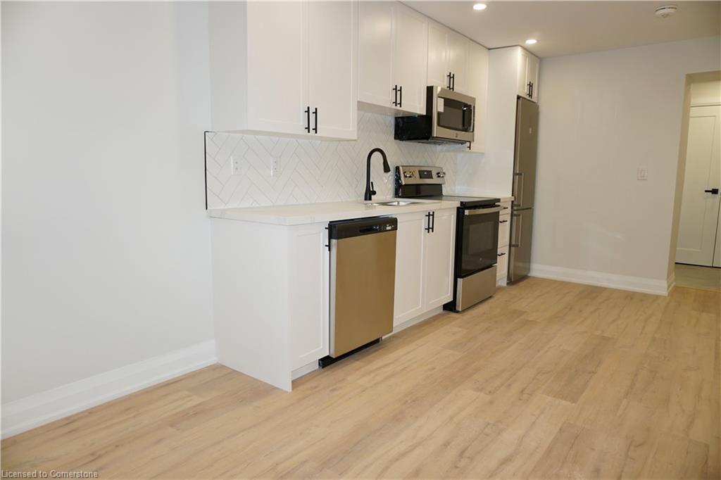11-588 Barton Street E Property Photo 4