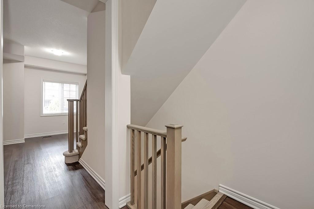8 Hiscott Drive Property Photo 6