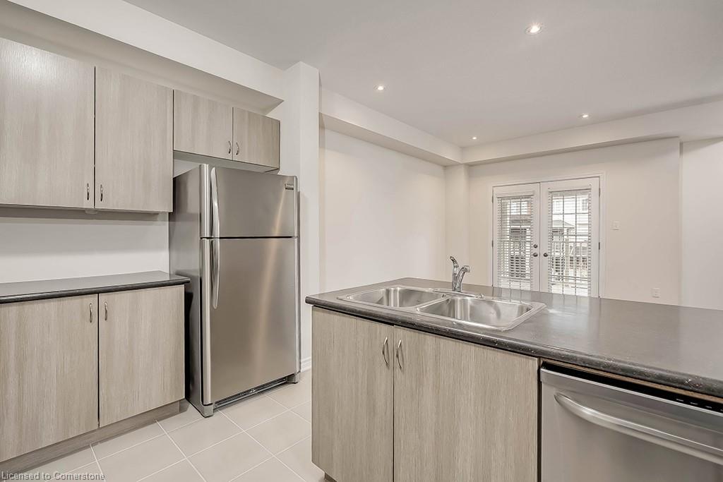 8 Hiscott Drive Property Photo 9
