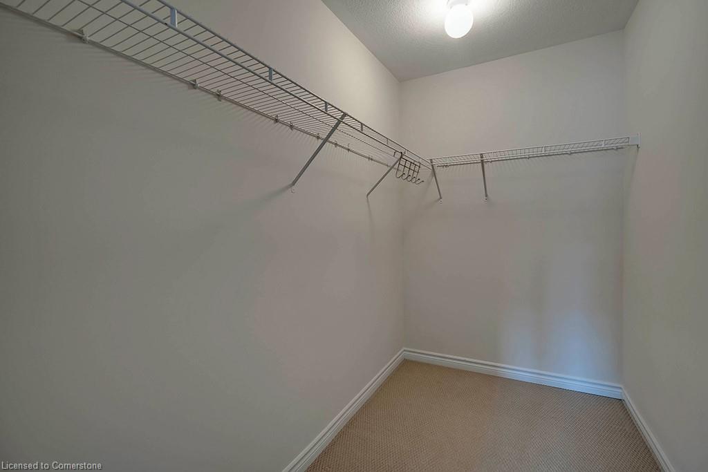8 Hiscott Drive Property Photo 32