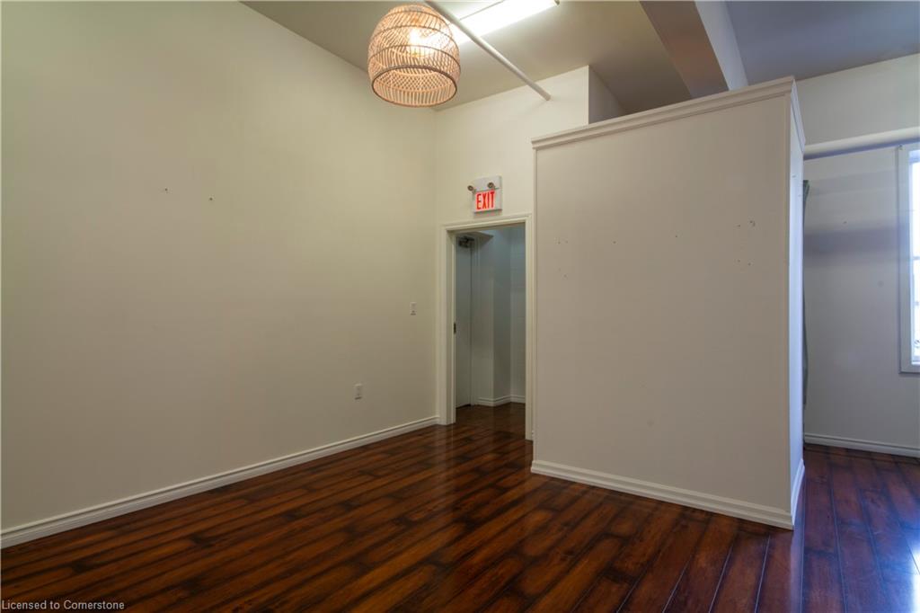 201-15 Wellington Street N Property Photo 10