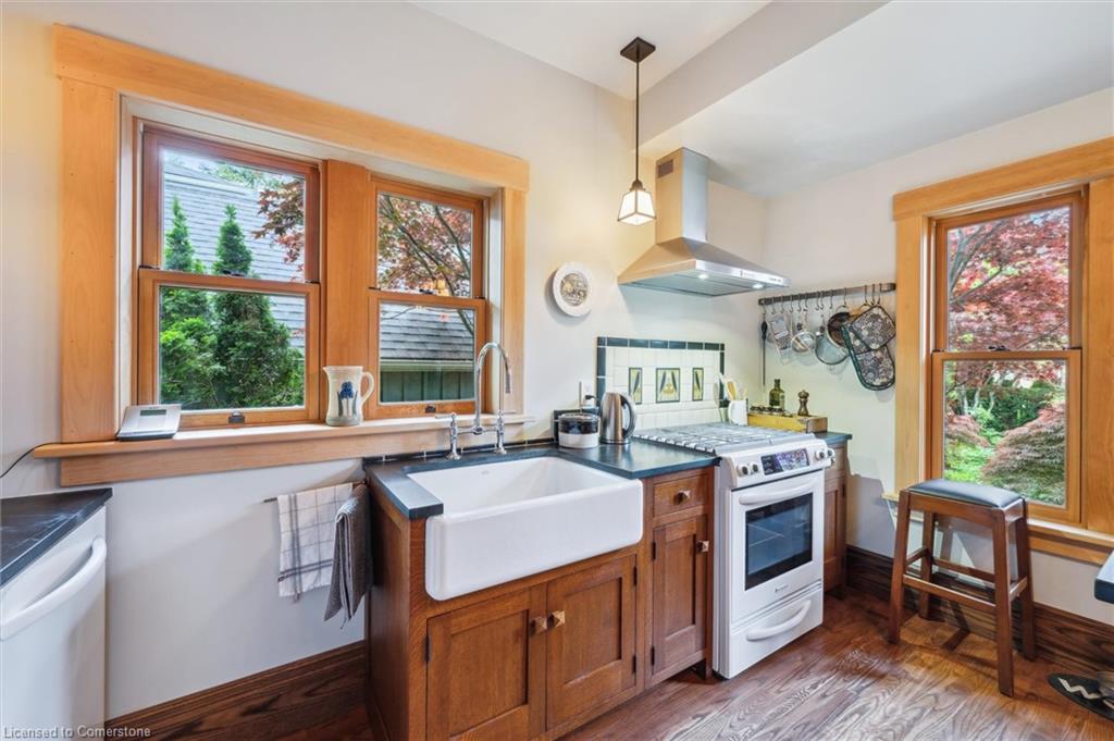 54 Clinton Street Property Photo 18