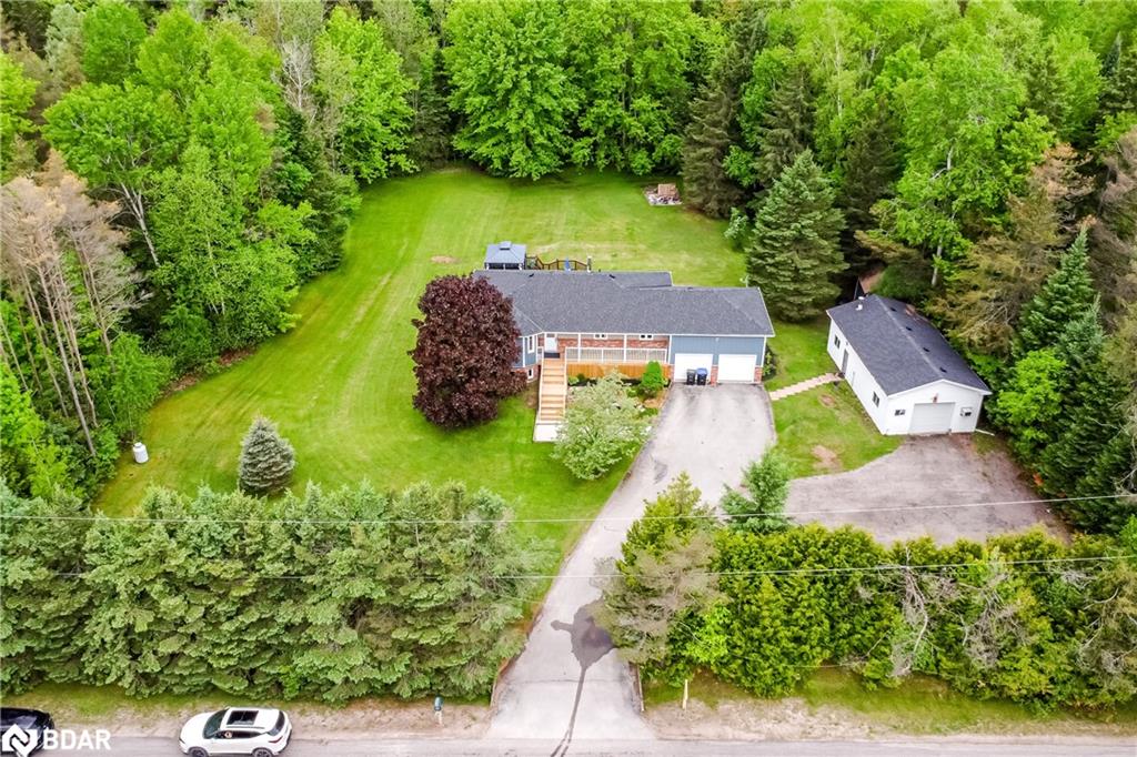 8468 8th Line Property Photo 1