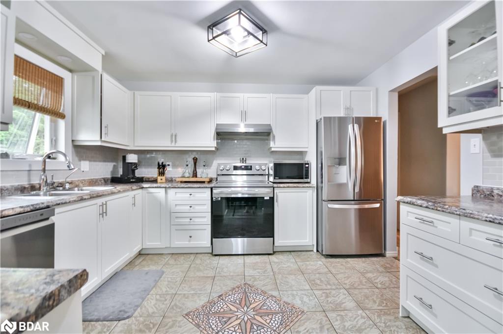 8468 8th Line Property Photo 9