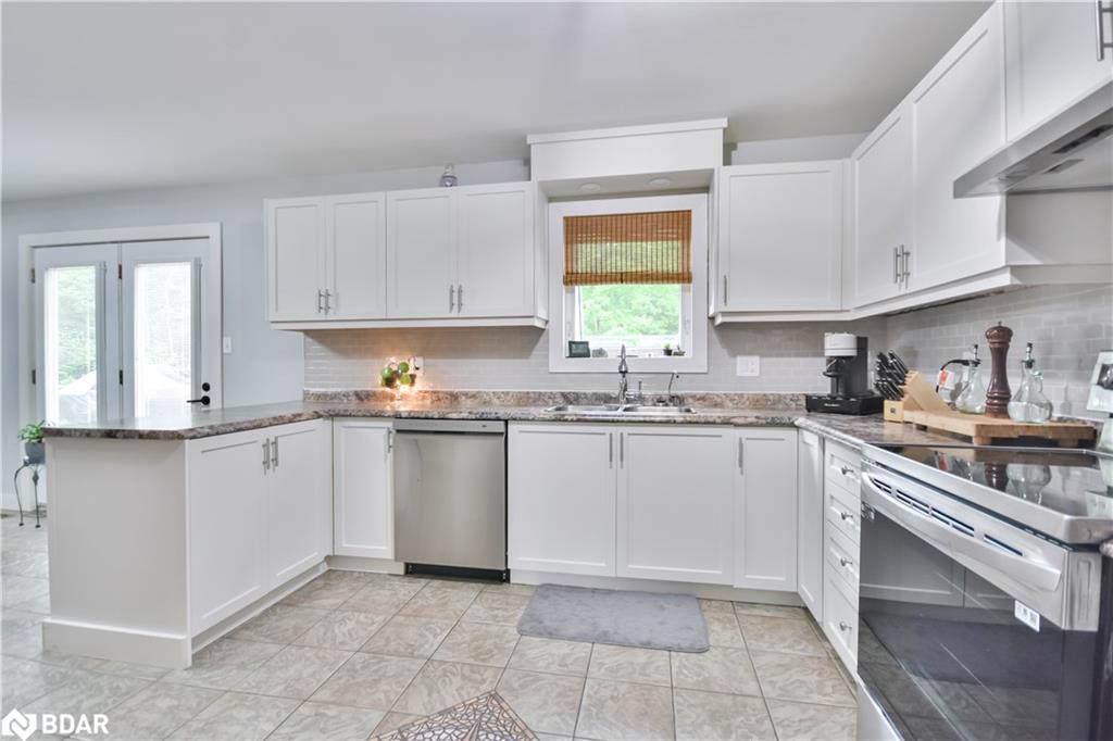 8468 8th Line Property Photo 10