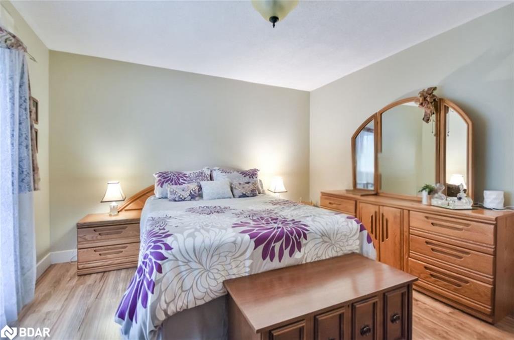 8468 8th Line Property Photo 13