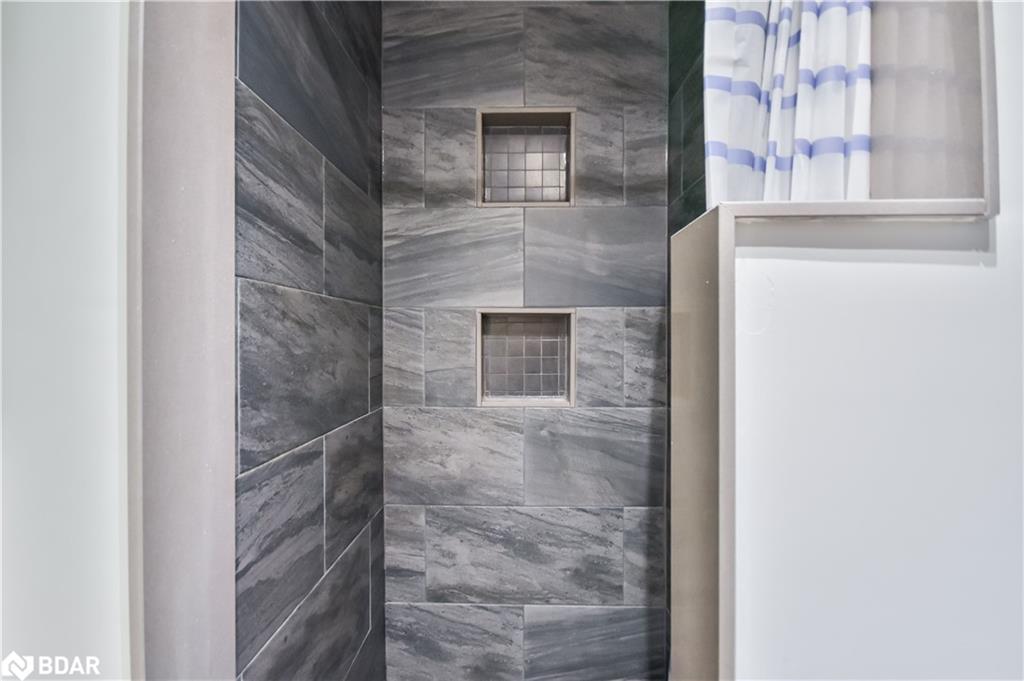 8468 8th Line Property Photo 22
