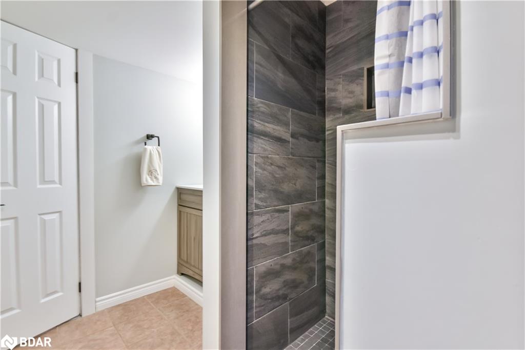 8468 8th Line Property Photo 23