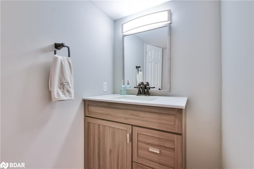 8468 8th Line Property Photo 24