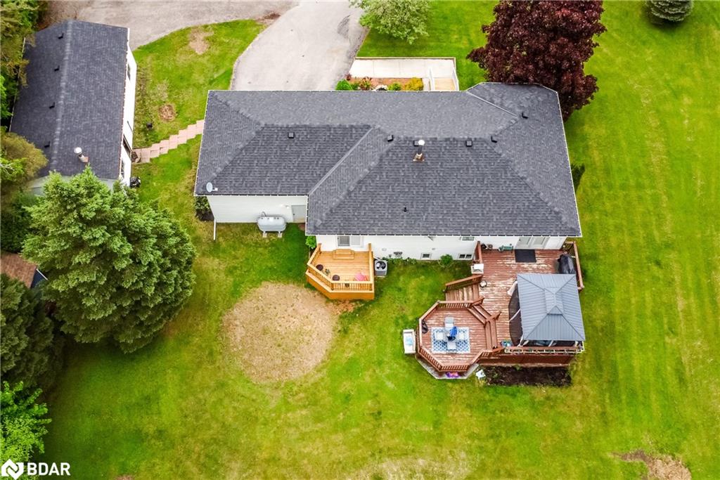 8468 8th Line Property Photo 32
