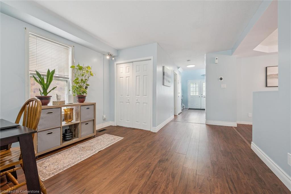 224 Pineland Court Property Photo 4