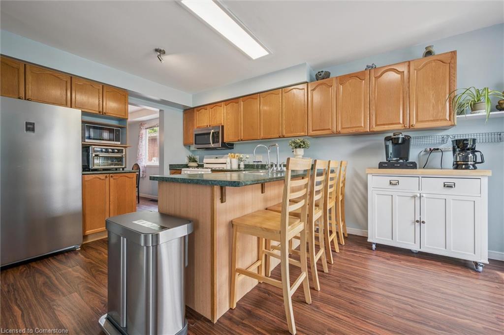 224 Pineland Court Property Photo 8