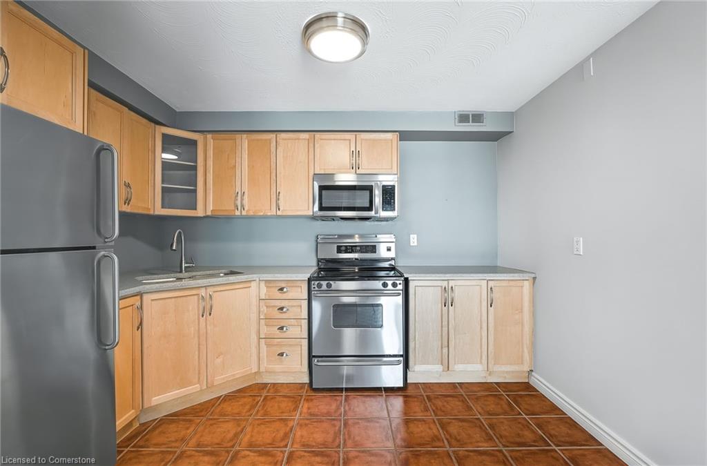 708-8 Woodman Drive S Property Photo 11