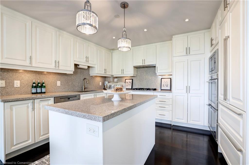 601-3500 Lakeshore Road W Property Photo 10