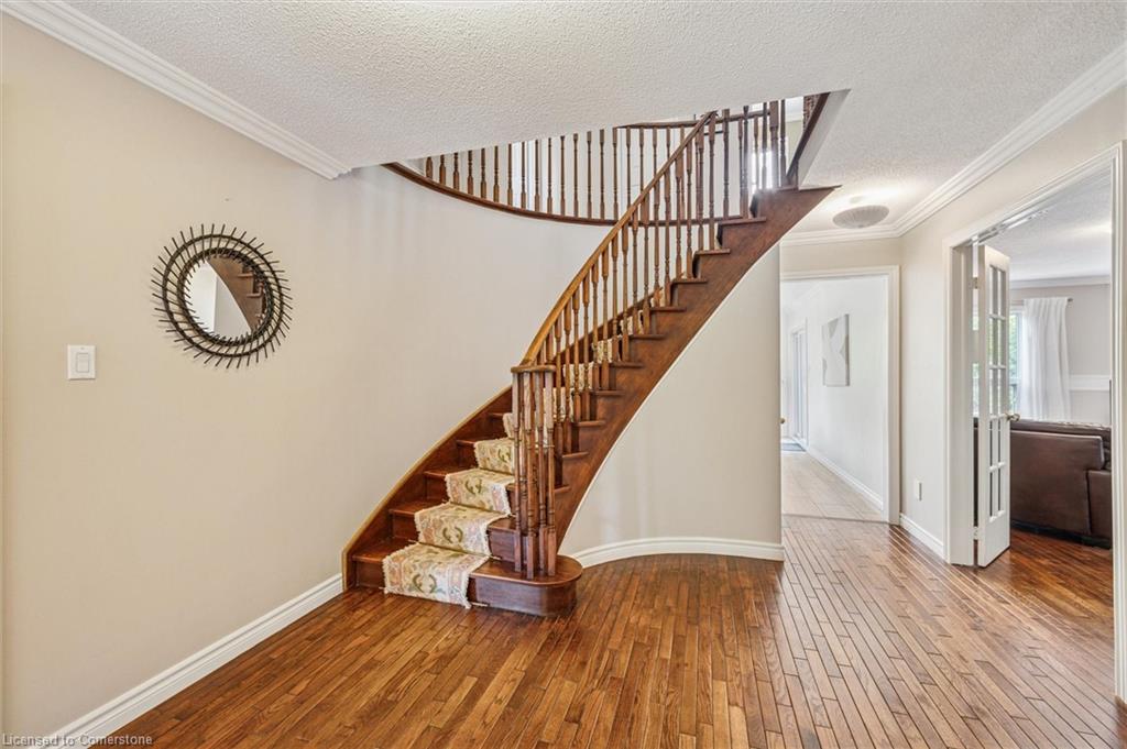 251 Hickory Circle Property Photo 6