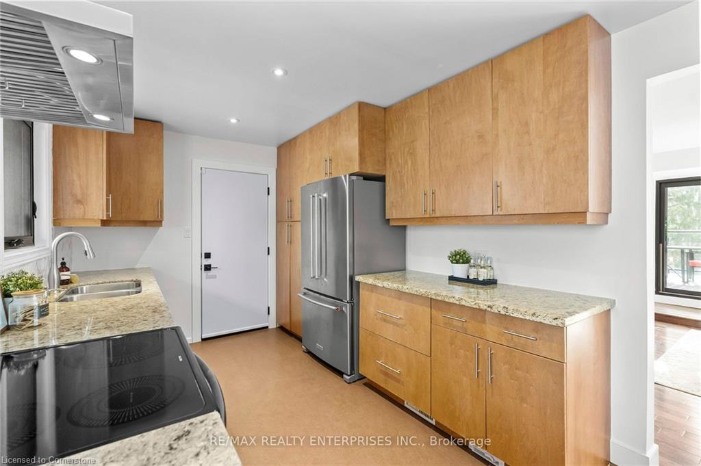 75 Robinhood Drive Property Photo 12