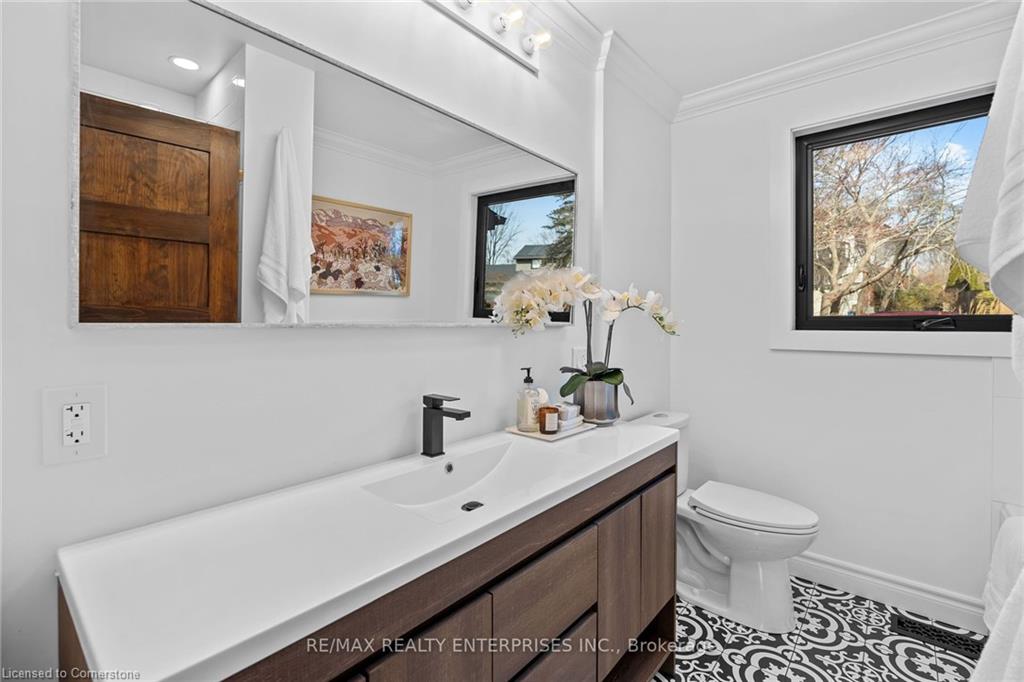 75 Robinhood Drive Property Photo 14