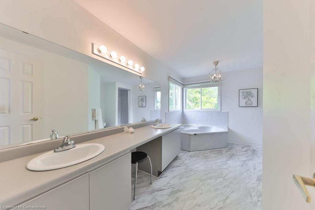 2046 Parklane Crescent Property Photo 24
