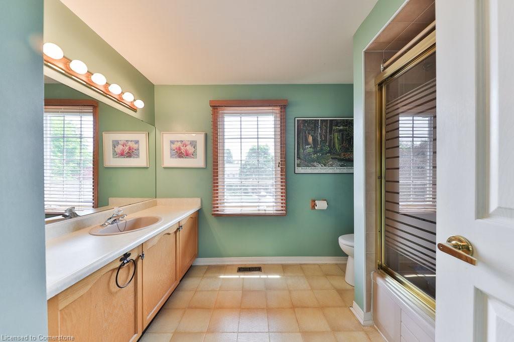 2046 Parklane Crescent Property Photo 32