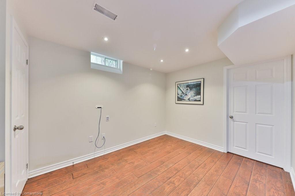 2046 Parklane Crescent Property Photo 38
