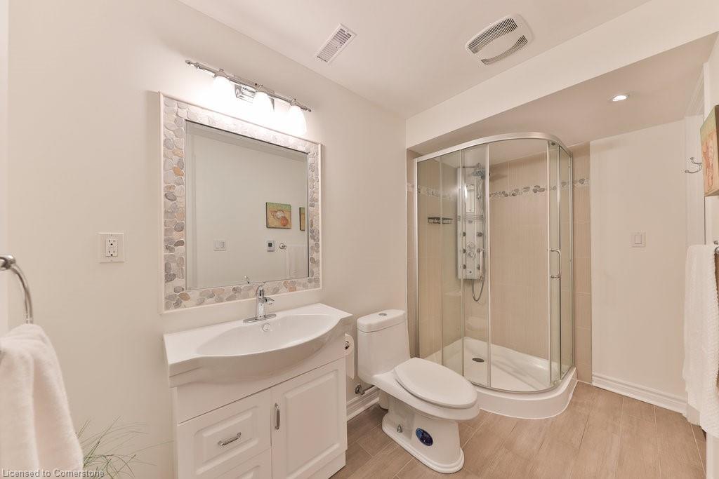 2046 Parklane Crescent Property Photo 39