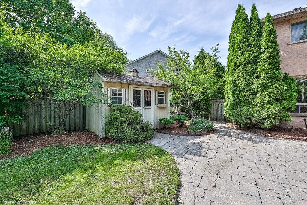 2046 Parklane Crescent Property Photo 44
