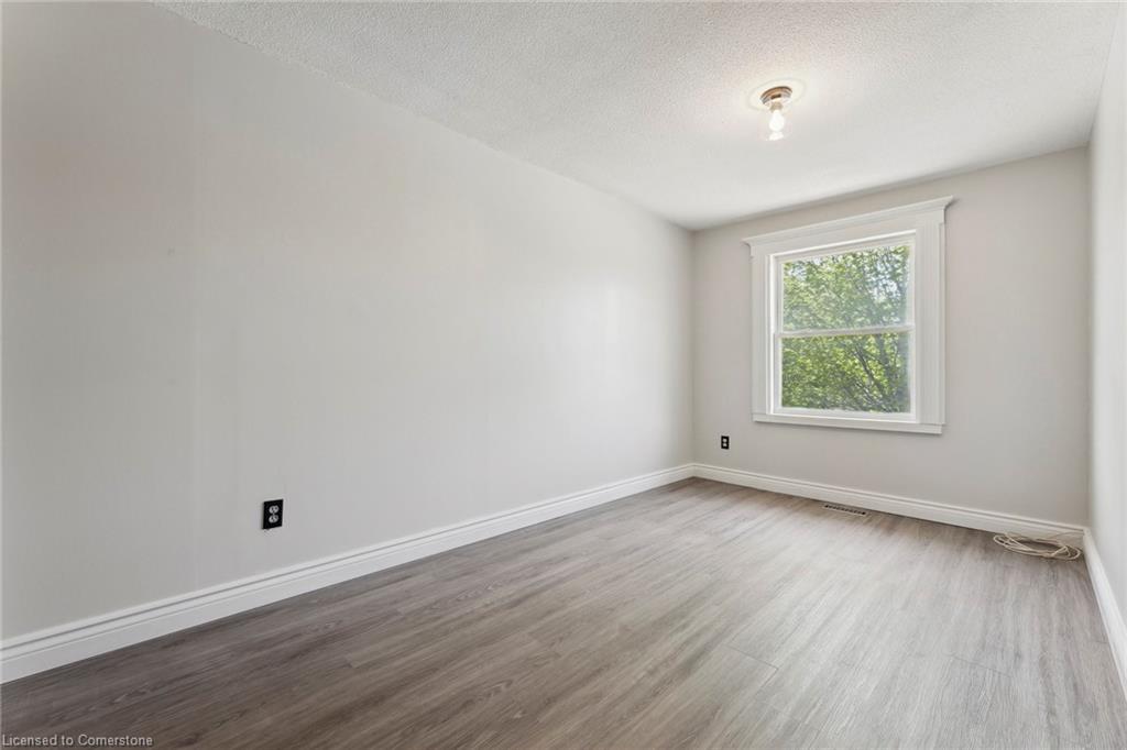647 Balsam Crescent Property Photo 18