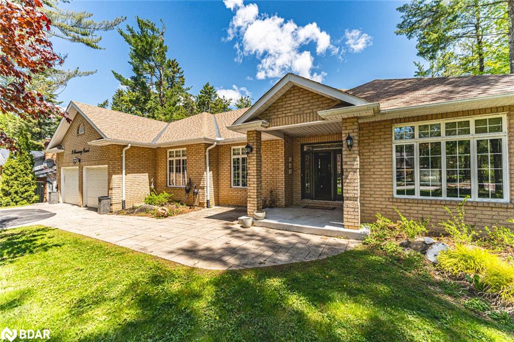 9 Fairway Court Property Photo 2