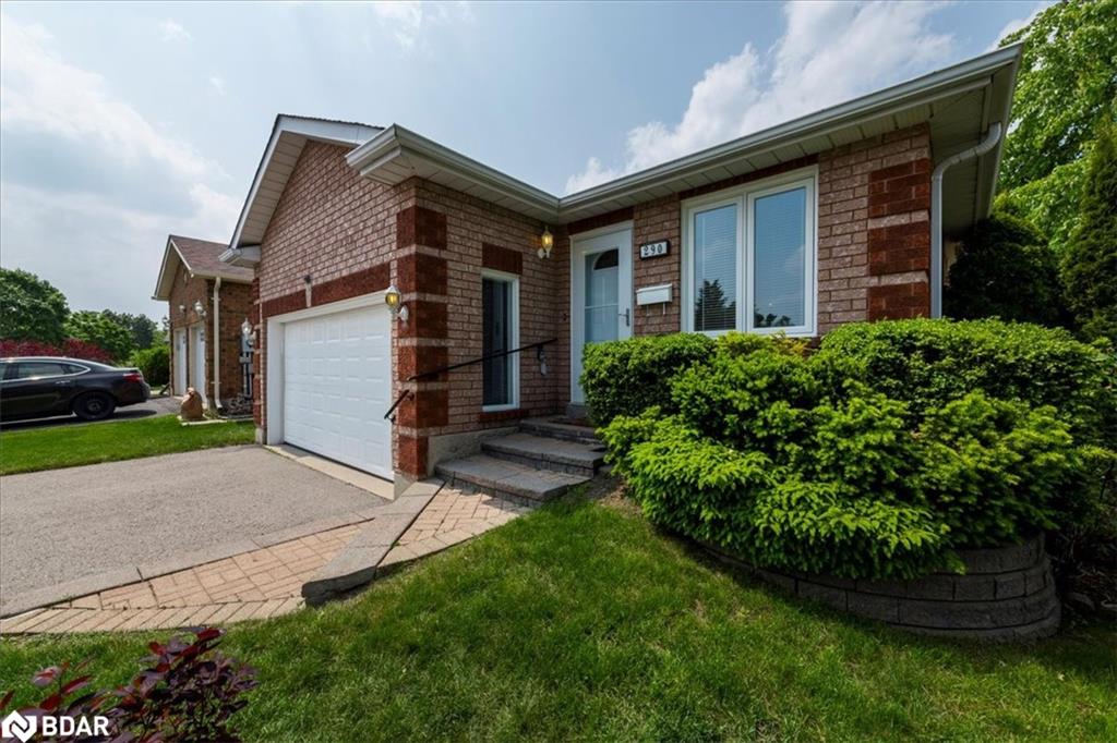 290 Cundles Road W Property Photo 2
